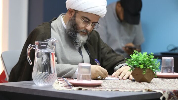 تصاویر/نشست صمیمانه رئیس سازمان تبلیغات اسلامی کشور با پرچمداران نهضت در اراک