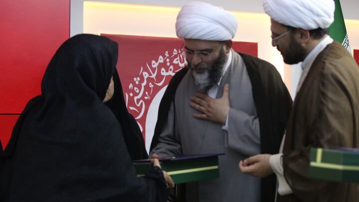 تصاویر/ نشست صمیمانه رئیس سازمان تبلیغات اسلامی کشور با پرچمداران نهضت در اراک