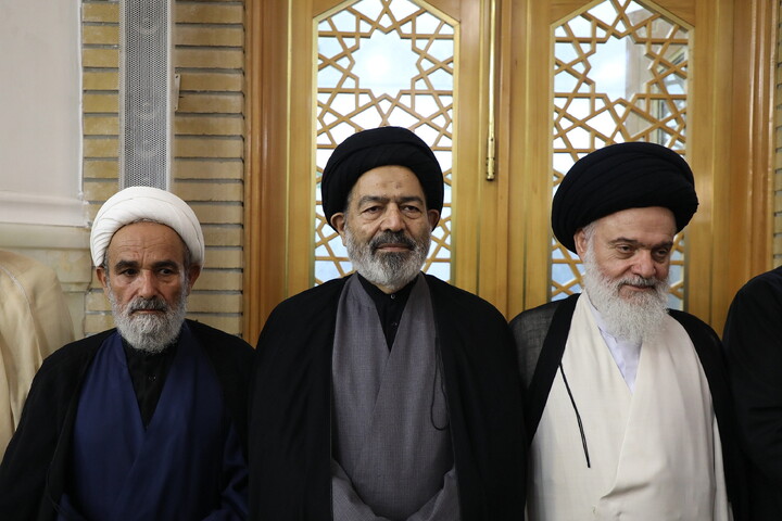 تصاویر/ مراسم چهلم رهبر شهید انقلاب آیت‌الله‌العظمی حسینی خامنه‌ای از سوی رهبر معظم انقلاب در حرم مطهر حضرت فاطمه معصومه سلام الله