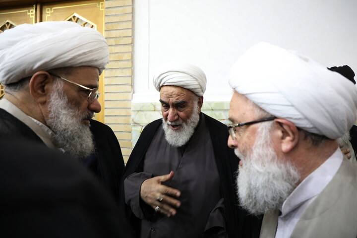 تصاویر/ مراسم چهلم رهبر شهید انقلاب آیت‌الله‌العظمی حسینی خامنه‌ای از سوی رهبر معظم انقلاب در حرم مطهر حضرت فاطمه معصومه سلام الله