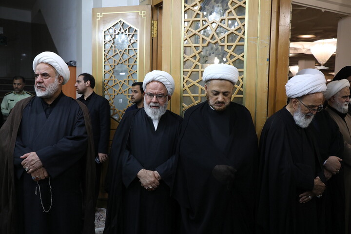 تصاویر/ مراسم چهلم رهبر شهید انقلاب آیت‌الله‌العظمی حسینی خامنه‌ای از سوی رهبر معظم انقلاب در حرم مطهر حضرت فاطمه معصومه سلام الله