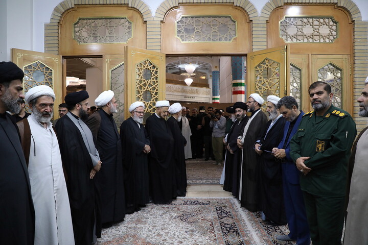 تصاویر/ مراسم چهلم رهبر شهید انقلاب آیت‌الله‌العظمی حسینی خامنه‌ای از سوی رهبر معظم انقلاب در حرم مطهر حضرت فاطمه معصومه سلام الله