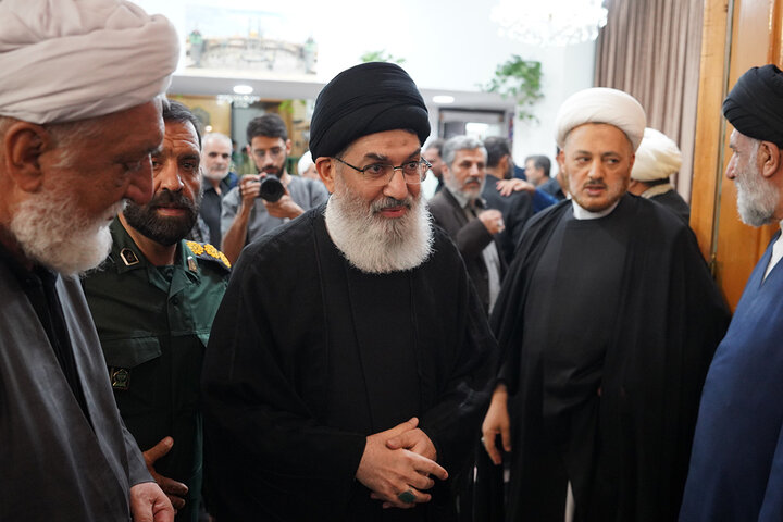 سنگ تمام مردم قم در بزرگداشت چهلمین روز تدفین آقای شهید ایران