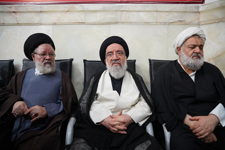 سنگ تمام مردم قم در بزرگداشت چهلمین روز تدفین آقای شهید ایران