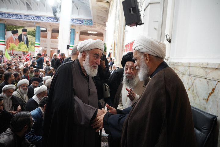 سنگ تمام مردم قم در بزرگداشت چهلمین روز تدفین آقای شهید ایران