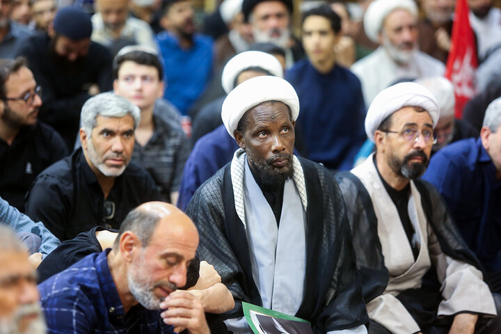 سنگ تمام مردم قم در بزرگداشت چهلمین روز تدفین آقای شهید ایران