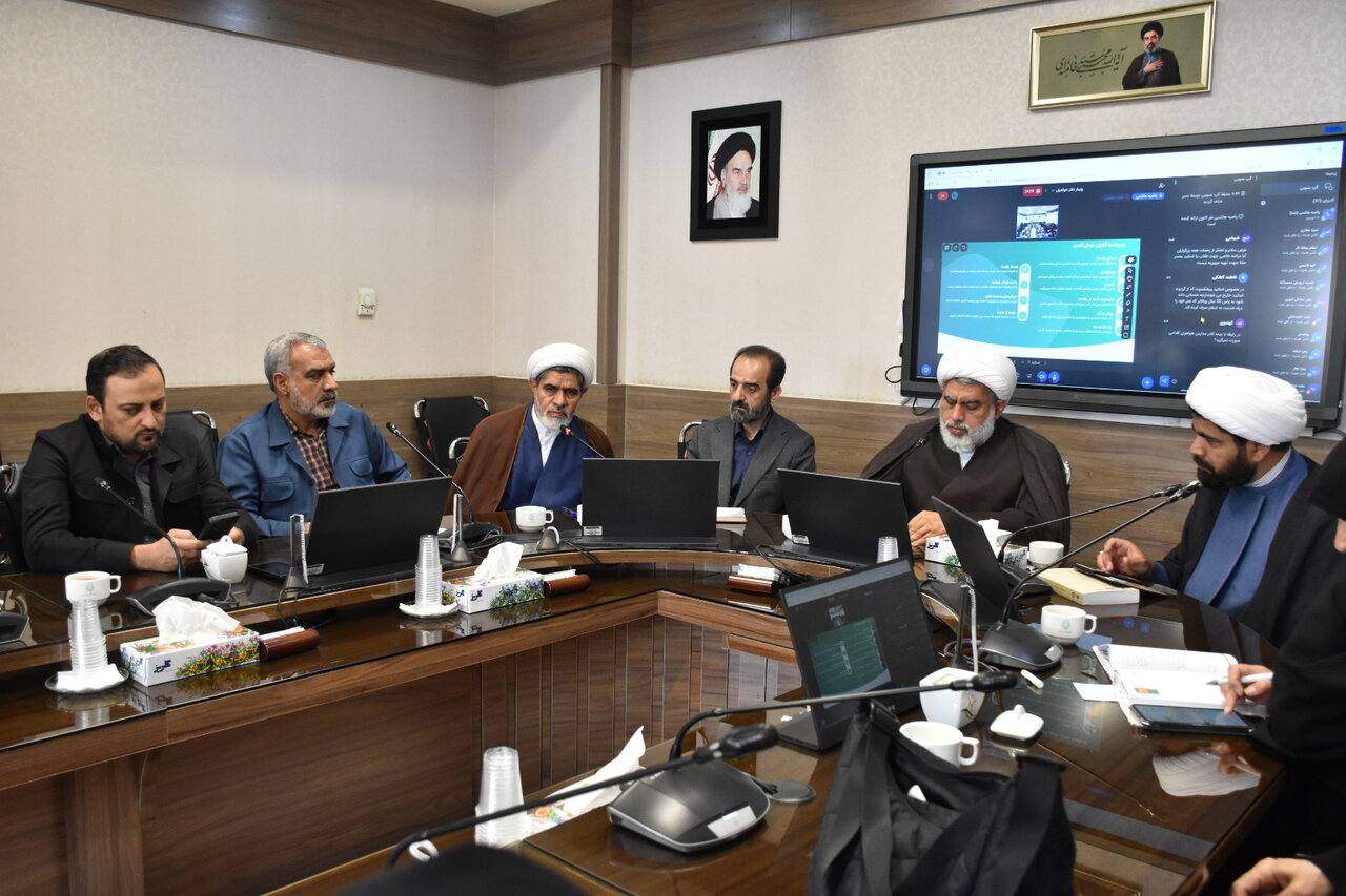 تصاویر/ دیدار تعدادی از مسئولان مدارس علمیه خواهران با مدیرکل مرکز خدمات خراسان رضوی