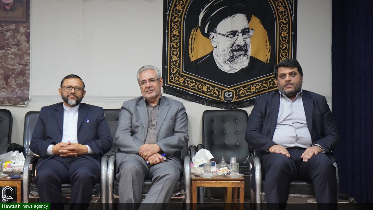 نشست تقویت اجتماعات مردمی در میادین اصلی کلانشهر اهواز