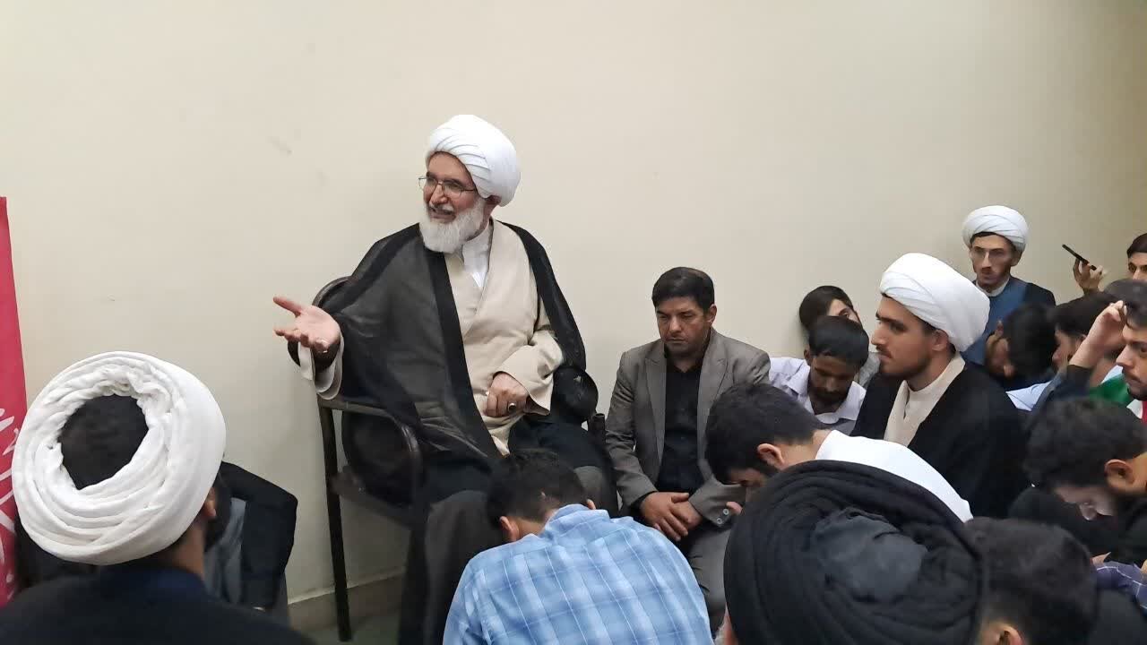 گام دوم انقلاب، وصیت‌نامه امام شهید برای نسلی است که باید راه را ادامه دهد