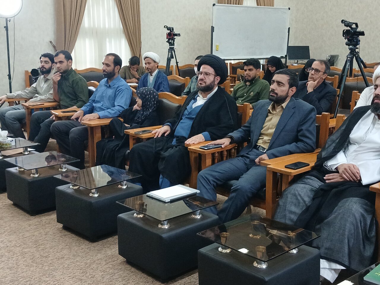 نشست تخصصی و رونمایی از کتاب تحلیل فهرستی از تازه ترین آثار بنیاد پژوهش های اسلامی آستان قدس رضوی