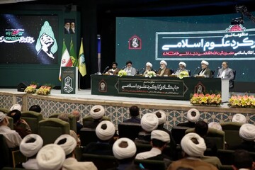 حدیث پس از قرآن، برترین وظیفه عالم دین در منظومه فکری رهبر شهید انقلاب است