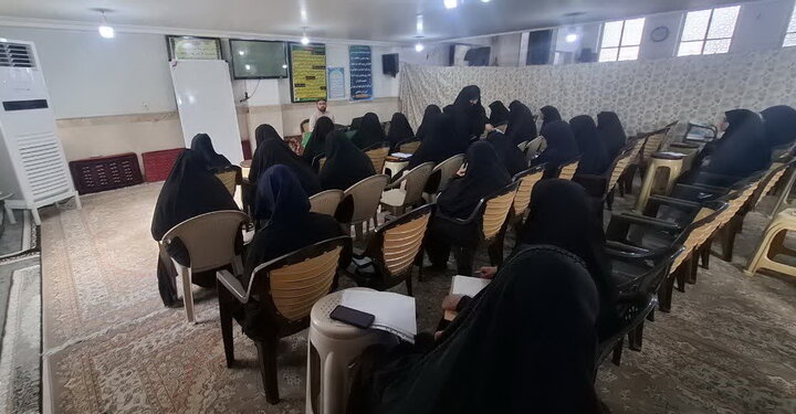تصاویر/ دوره توانمندسازی مربیان طرح امین ویژه فعالان تربیتی خواهران در کاشان
