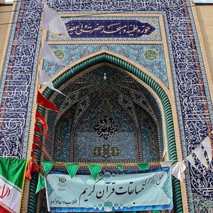 تمرکز ما بر تربیت طلبه با دو بالِ علم و تقوا است