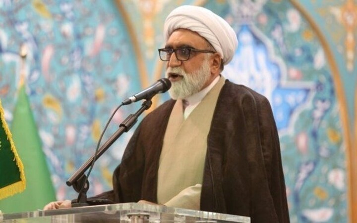 مطالعه گسترده و جامع‌نگری از ویژگی‌های شاخص رهبر شهید انقلاب بود
