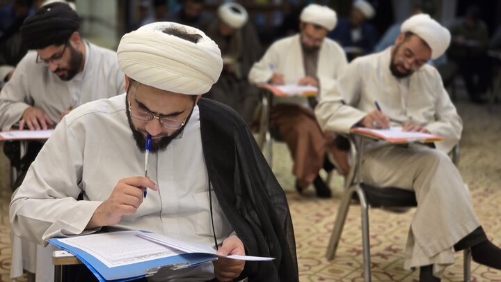 آزمون سطح 4 مرکز تخصصی شیعه شناسی برگزار شد