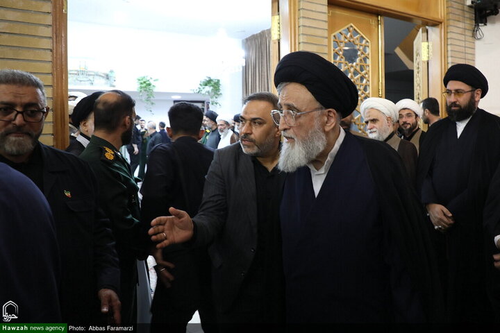مراسم أربعينية تشييع قائد الثورة الشهيد آية الله العظمى الخامنئي في مرقد السيدة فاطمة المعصومة (عليها السلام)