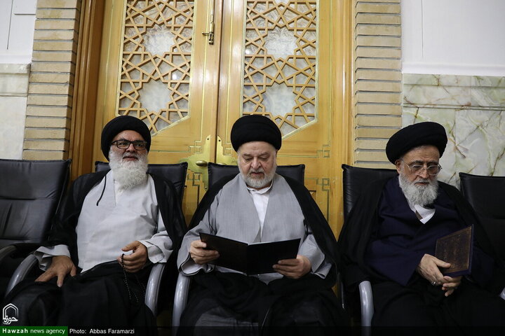 مراسم أربعينية تشييع قائد الثورة الشهيد آية الله العظمى الخامنئي في مرقد السيدة فاطمة المعصومة (عليها السلام)