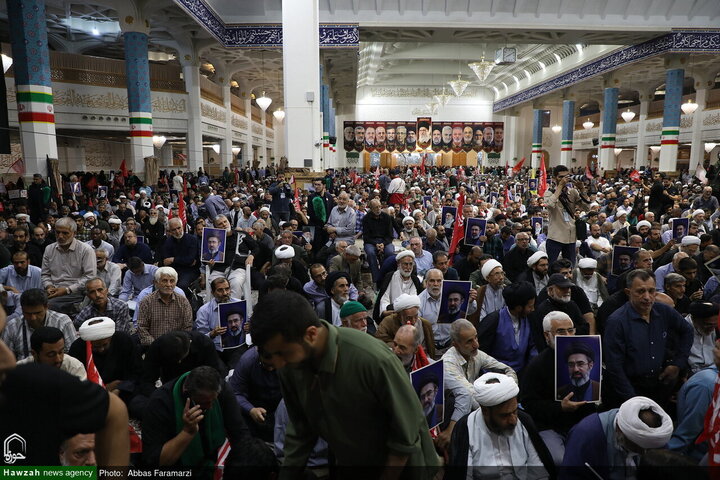 مراسم أربعينية تشييع قائد الثورة الشهيد آية الله العظمى الخامنئي في مرقد السيدة فاطمة المعصومة (عليها السلام)