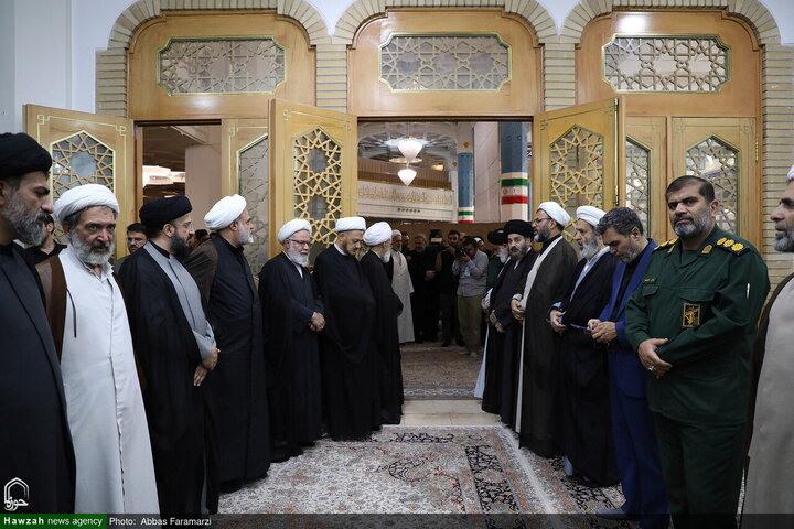 مراسم أربعينية تشييع قائد الثورة الشهيد آية الله العظمى الخامنئي في مرقد السيدة فاطمة المعصومة (عليها السلام)
