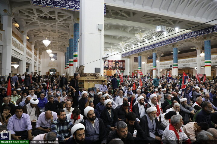 مراسم أربعينية تشييع قائد الثورة الشهيد آية الله العظمى الخامنئي في مرقد السيدة فاطمة المعصومة (عليها السلام)