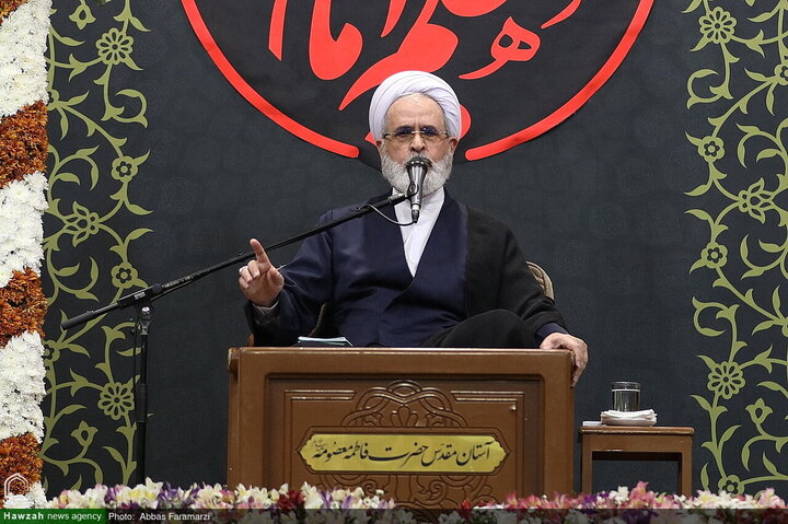 مراسم أربعينية تشييع قائد الثورة الشهيد آية الله العظمى الخامنئي في مرقد السيدة فاطمة المعصومة (عليها السلام)