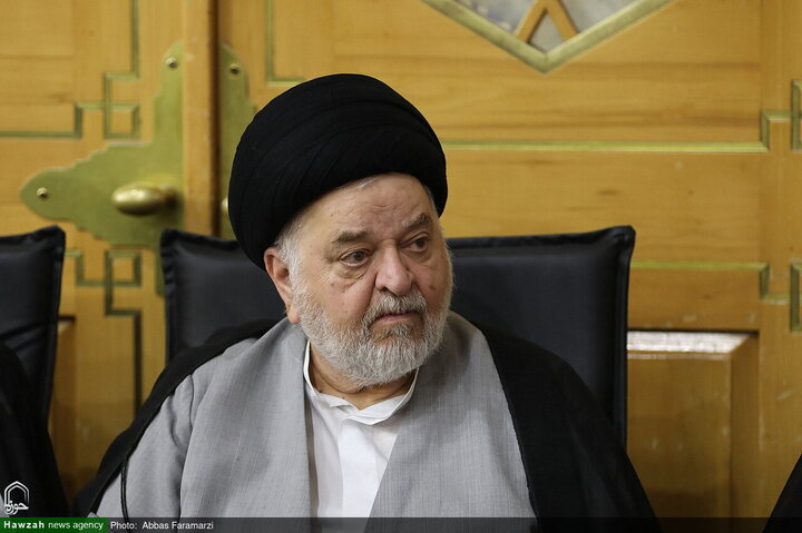 مراسم أربعينية تشييع قائد الثورة الشهيد آية الله العظمى الخامنئي في مرقد السيدة فاطمة المعصومة (عليها السلام)