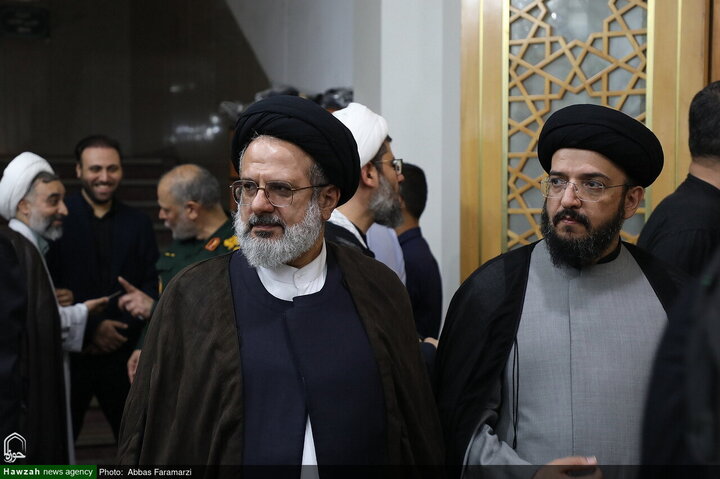 مراسم أربعينية تشييع قائد الثورة الشهيد آية الله العظمى الخامنئي في مرقد السيدة فاطمة المعصومة (عليها السلام)