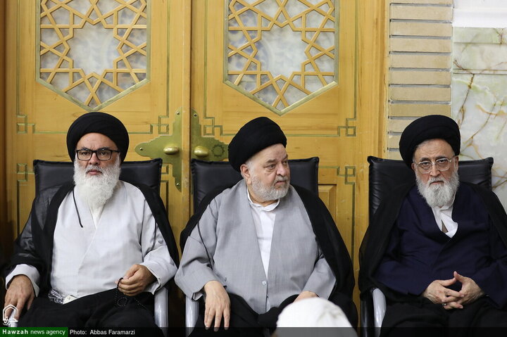 مراسم أربعينية تشييع قائد الثورة الشهيد آية الله العظمى الخامنئي في مرقد السيدة فاطمة المعصومة (عليها السلام)
