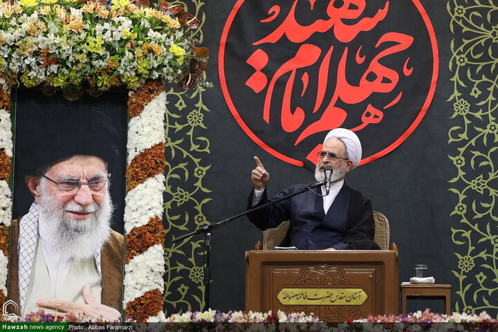 مراسم أربعينية تشييع قائد الثورة الشهيد آية الله العظمى الخامنئي في مرقد السيدة فاطمة المعصومة (عليها السلام)