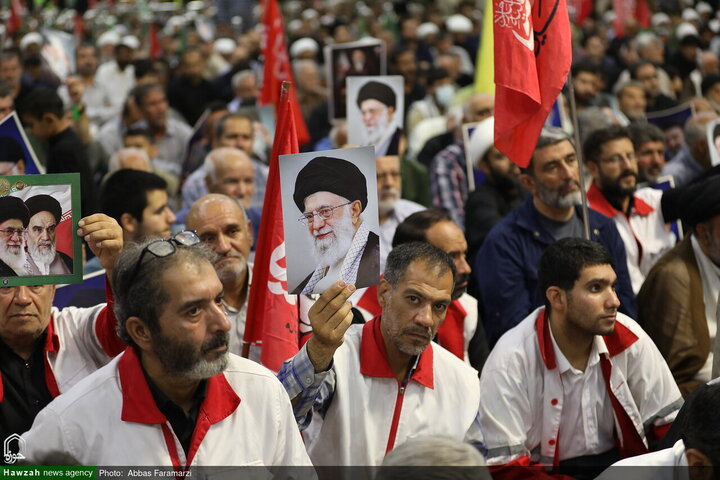 مراسم أربعينية تشييع قائد الثورة الشهيد آية الله العظمى الخامنئي في مرقد السيدة فاطمة المعصومة (عليها السلام)