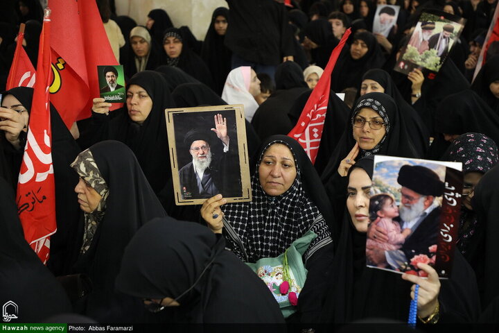 مراسم أربعينية تشييع قائد الثورة الشهيد آية الله العظمى الخامنئي في مرقد السيدة فاطمة المعصومة (عليها السلام)
