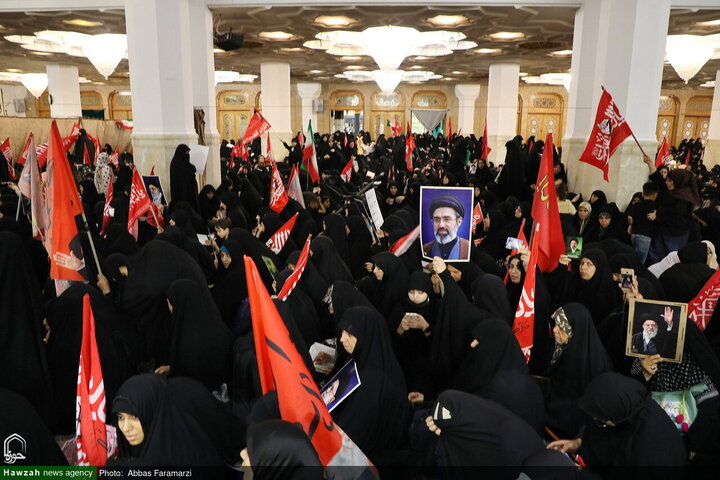 مراسم أربعينية تشييع قائد الثورة الشهيد آية الله العظمى الخامنئي في مرقد السيدة فاطمة المعصومة (عليها السلام)