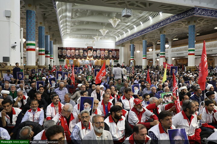 مراسم أربعينية تشييع قائد الثورة الشهيد آية الله العظمى الخامنئي في مرقد السيدة فاطمة المعصومة (عليها السلام)