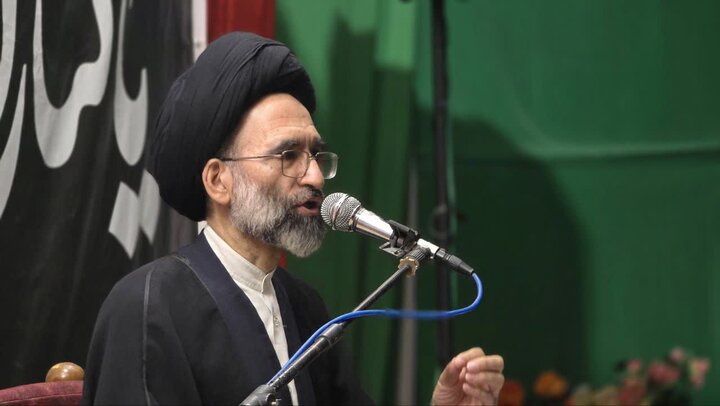 تصاویر/ مراسم چهلم رهبر شهید انقلاب آیت‌الله‌العظمی خامنه‌ای در حسین‌آبادکویر