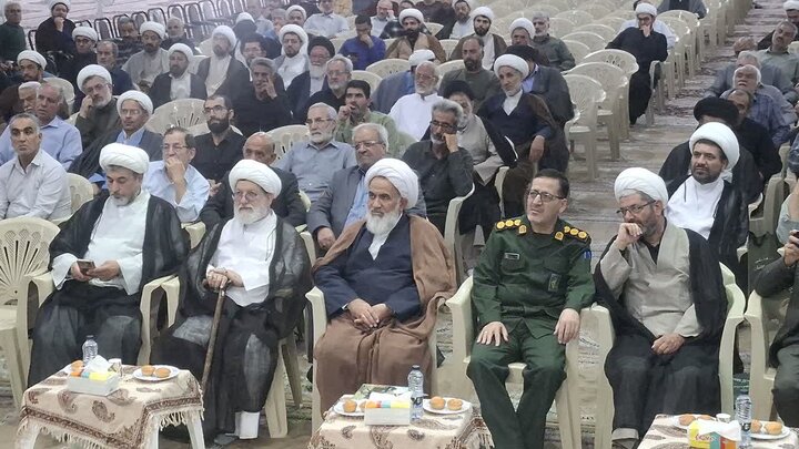 همایش ائمه جماعات، فرماندهان پایگاه‌ها و نمایندگان هیئات امنای مساجد منطقه کاشان برگزار شد