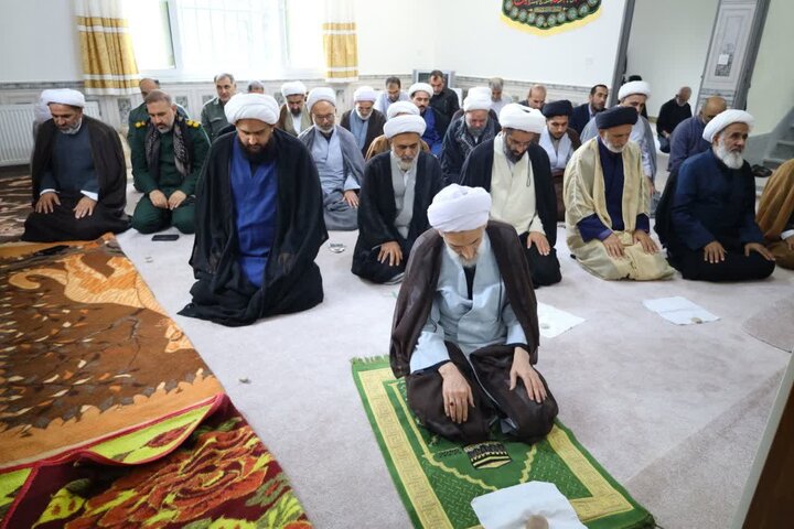 تصاویر/ جلسه جامعه روحانیت بخش دودانگه ساری با حضور نماینده ولی فقیه در مازندران