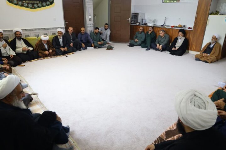 تصاویر/ جلسه جامعه روحانیت بخش دودانگه ساری با حضور نماینده ولی فقیه در مازندران