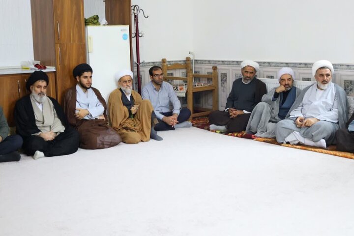 تصاویر/ جلسه جامعه روحانیت بخش دودانگه ساری با حضور نماینده ولی فقیه در مازندران