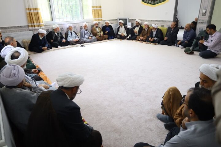 تصاویر/ جلسه جامعه روحانیت بخش دودانگه ساری با حضور نماینده ولی فقیه در مازندران