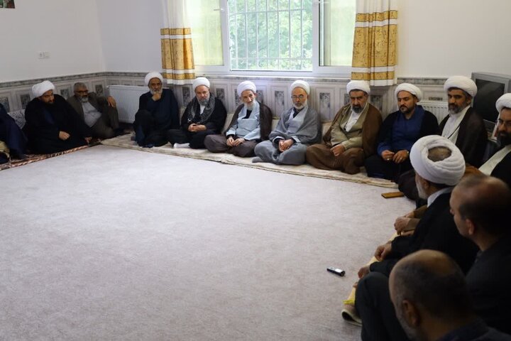 تصاویر/ جلسه جامعه روحانیت بخش دودانگه ساری با حضور نماینده ولی فقیه در مازندران