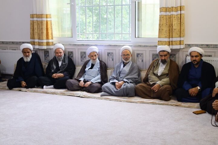 تصاویر/ جلسه جامعه روحانیت بخش دودانگه ساری با حضور نماینده ولی فقیه در مازندران