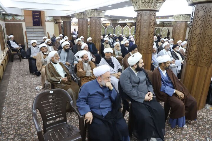 تصاویر/ نشست علما و روحانیون زاهدان با نماینده ولی‌فقیه در سیستان و بلوچستان به مناسبت چهلمین روز تدفین رهبر شهید انقلاب اسلامی