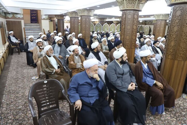 تصاویر/ نشست علما و روحانیون زاهدان با نماینده ولی‌فقیه در سیستان و بلوچستان به مناسبت چهلمین روز تدفین رهبر شهید انقلاب اسلامی