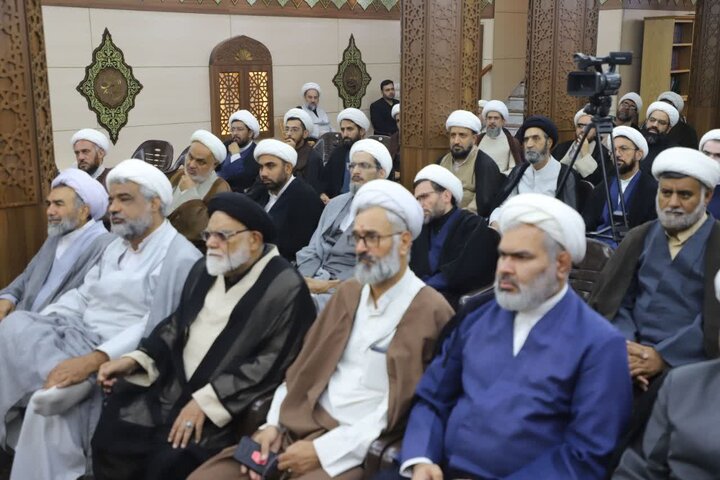 تصاویر/ نشست علما و روحانیون زاهدان با نماینده ولی‌فقیه در سیستان و بلوچستان به مناسبت چهلمین روز تدفین رهبر شهید انقلاب اسلامی