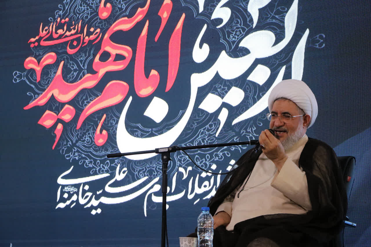 آیت الله محسن اراکی امروز در جمع مردم اراک و در مراسم اربعین تشییع و تدفین پیکر مطهر آقای شهید ایران در مصلی بیت المقدس