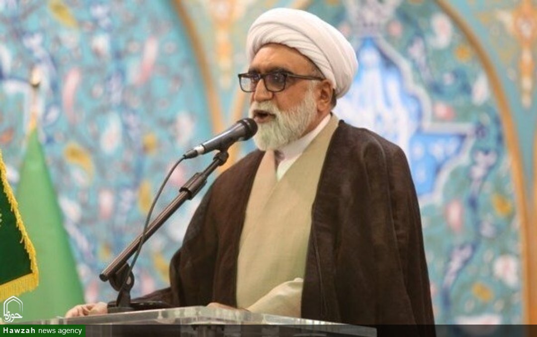 مطالعه گسترده و جامع‌نگری از ویژگی‌های شاخص رهبر شهید انقلاب بود