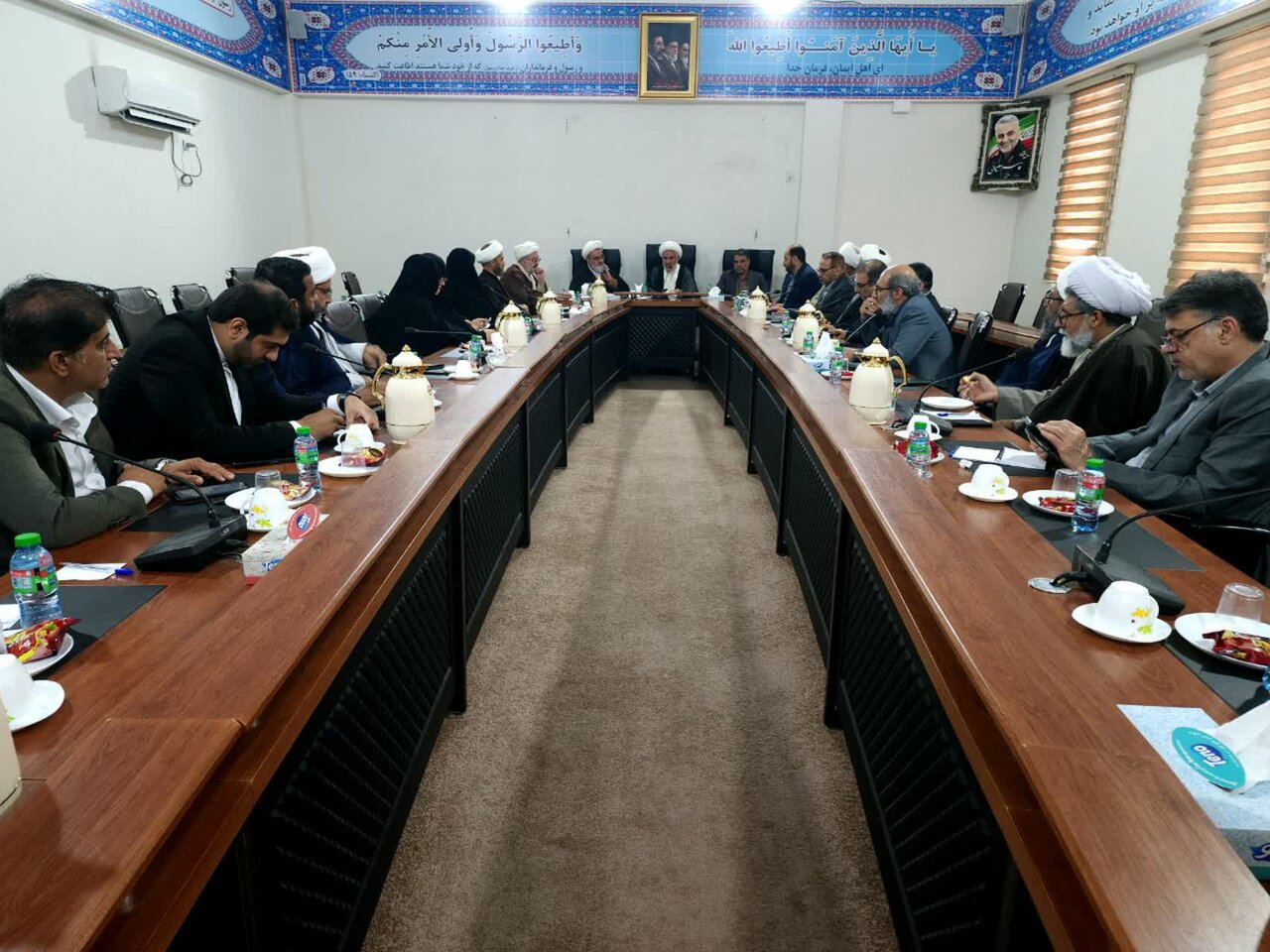 ارتباط نخبگان جهان اسلام به یک شبکه منسجم علمی و فکری تبدیل شود