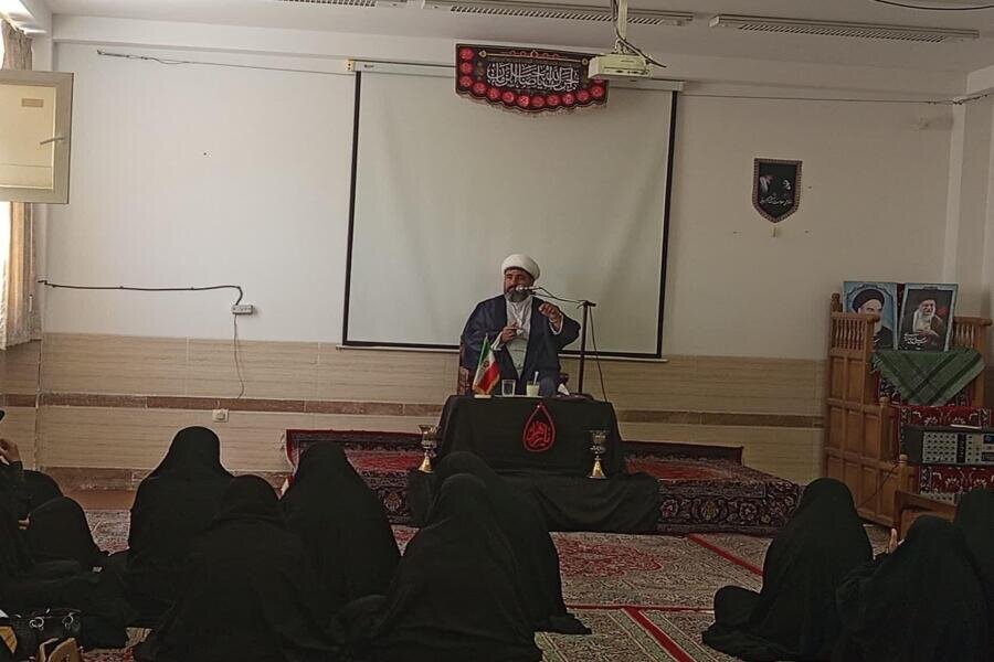 تبیین ضرورت دشمن‌شناسی در مدرسه علمیه الزهرا(س) مهریز