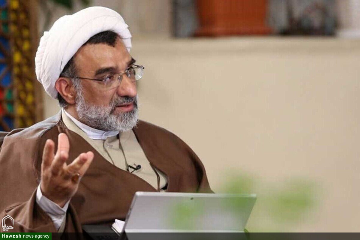 رهبر شهید انقلاب الهیات را از ساحت دانش به عرصه‌های اجتماعی و حکمرانی پیوند دادند