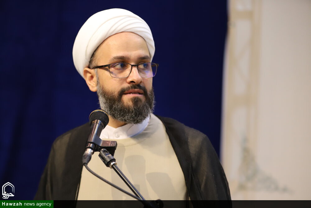 مساجد از نمازخانه‌های صِرف به پاتوق جذاب جوانان تبدیل شوند